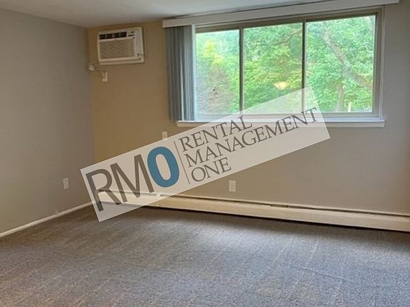 5th image of 841 Ludlow Ave APT 203