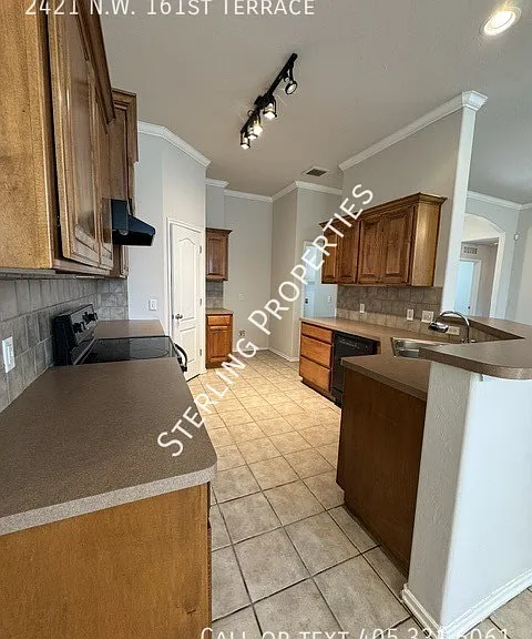 2421 NW 161st St — Photo 6