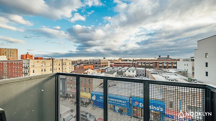 Rented by Nooklyn NYC LLC | media 21