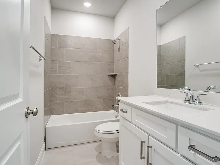 810 Sicily Blvd — Photo 2