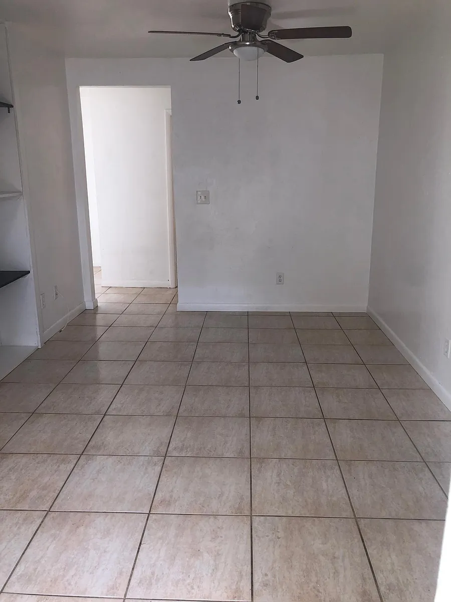 Building Photo - 1290 Highlands Dr #2