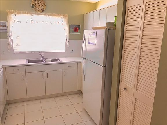 4th image of 740 Lake Orchid Cir APT 107