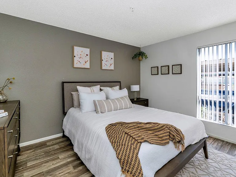 Glen Brae Apartments — Photo 25