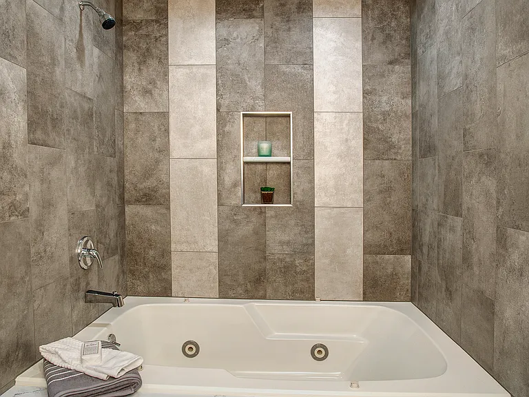 2030 13th Ave W #102 — Photo 10