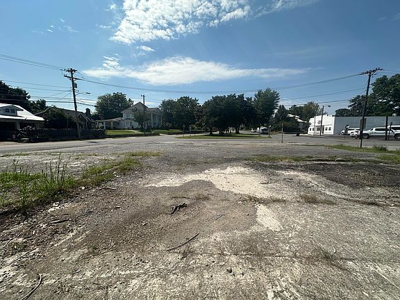 2nd image of 403 E Main St
