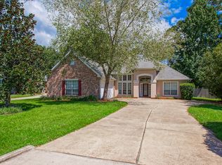 1330 Woodmere Dr, Mandeville, LA 70471