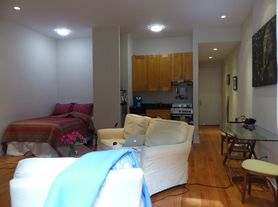 318 W 106th St, New York, NY