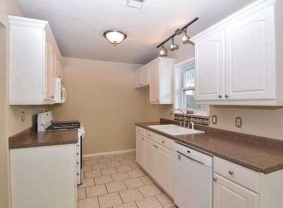 5th image of 607 Ferguson Dr