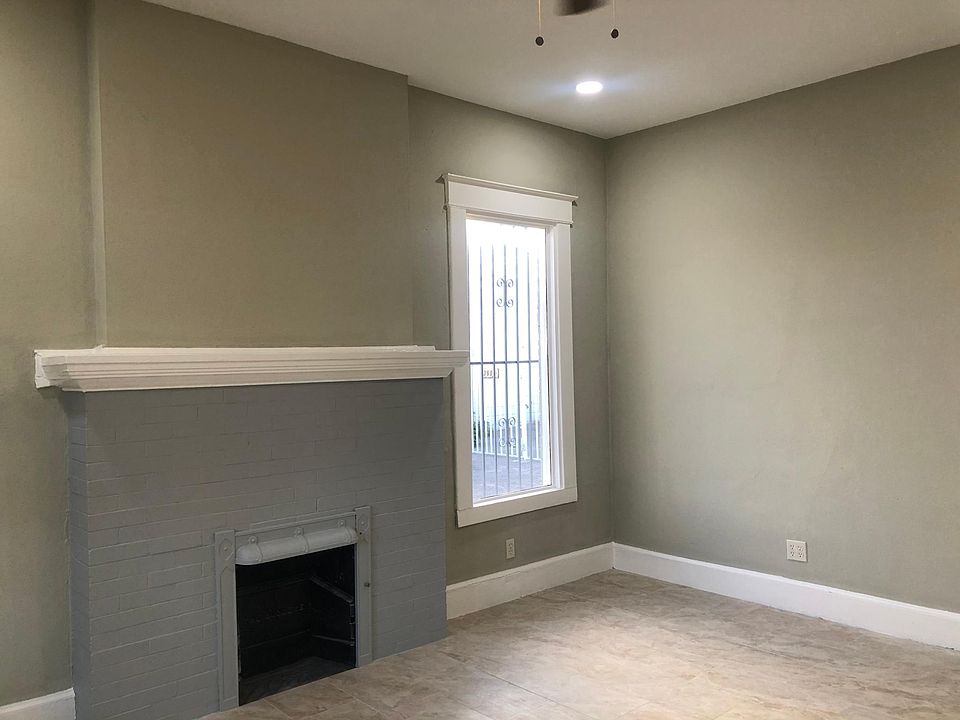 1st image of 3611 Pershing Dr