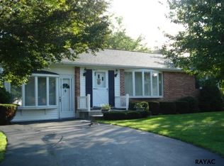 551 Erlen Dr, York, PA 17402