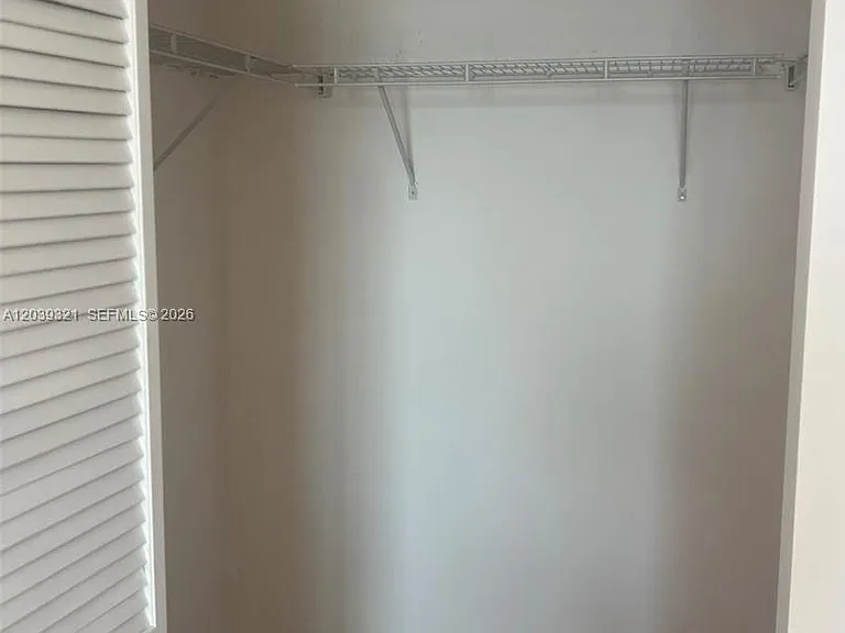 19501 W Country Club Dr #611 — Photo 10