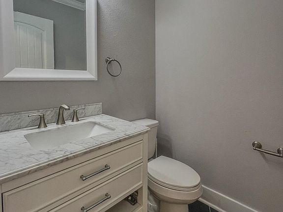 4th image of 4325 APPLETON Avenue