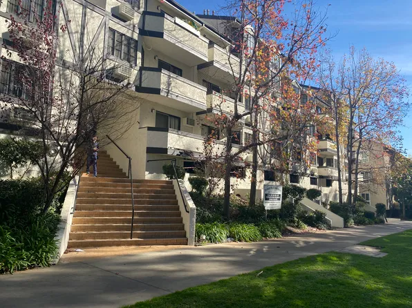 Diamond Head Apartments