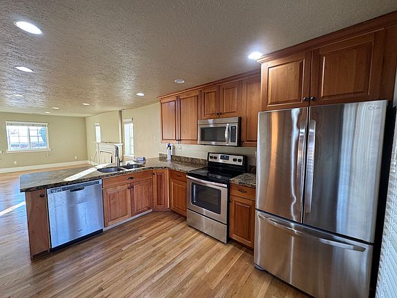 Stainless steel appliances in the upstairs kitchen