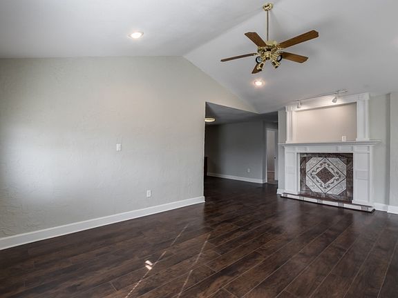 3rd image of 5516 Farnsworth Ave