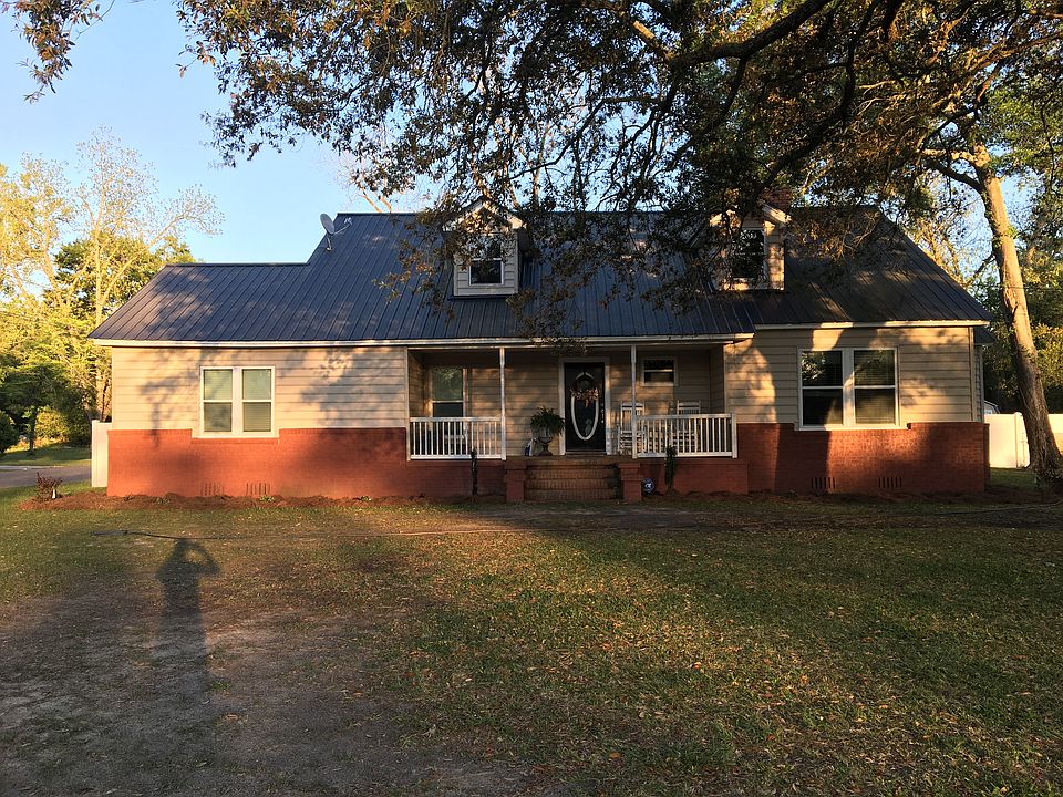 1st image of 209 E Brumby Ave