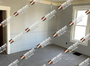 219 1/2 N East St, Winchester, IN 47394