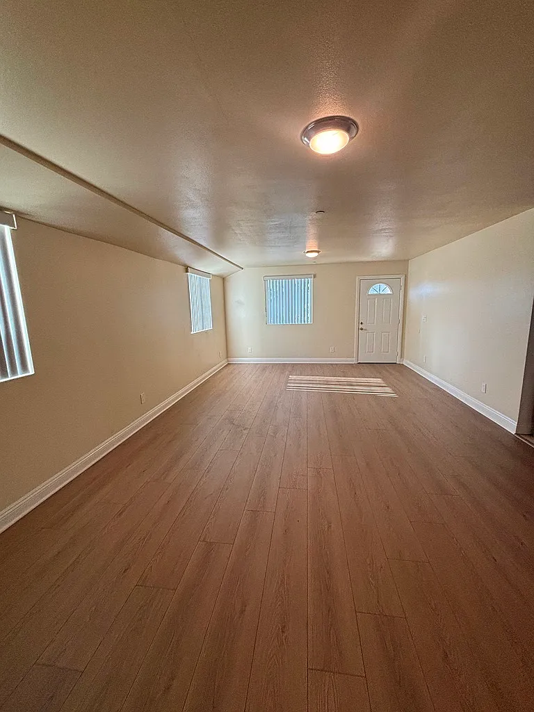 5 bed, 1857 sqft, $4,200 — Photo 4