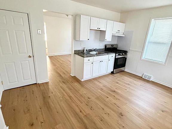 4th image of 335 W Buck St