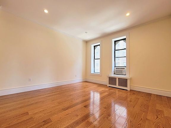 2nd image of 301 W 96th St APT 2E