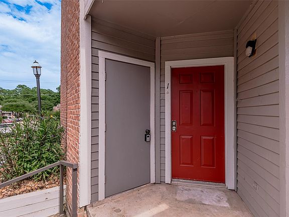 4th image of 2402 Sycamore Ave APT E1