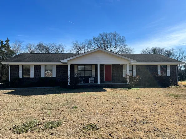 9016 Snow Hill Rd, Ooltewah, TN 37363