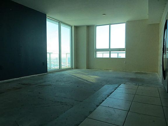 5th image of 1900 N Bayshore Dr APT 4805