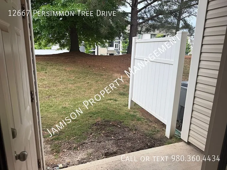 12667 Persimmon Tree Dr — Photo 18