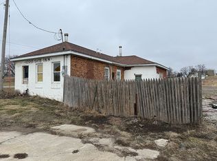 1001 S Barnes St, What Cheer, IA 50268