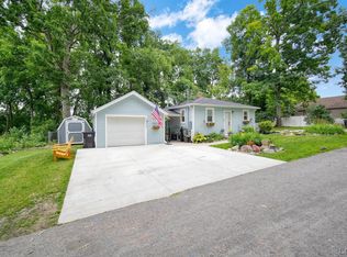 5575 Robinwood Ct, Manitou Beach, MI 49253