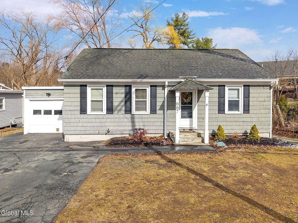 1st image of 667 Feura Bush Road