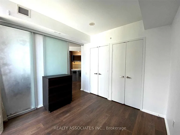 45 Charles St E #3107 — Photo 7