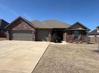 2105 Crandall Rd, Pea Ridge, AR 72751