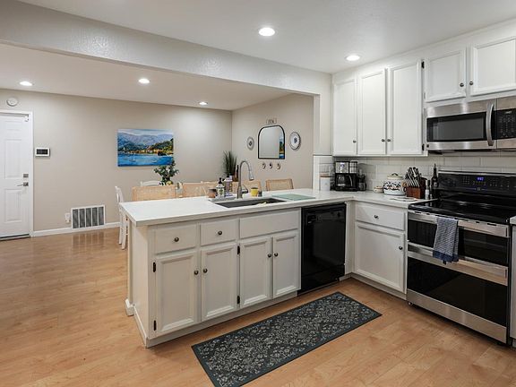 4th image of 5553 Makati Cir