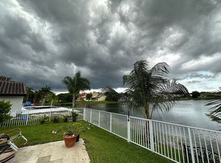 9400 SW 6th Ct, Pembroke Pines, FL 33025