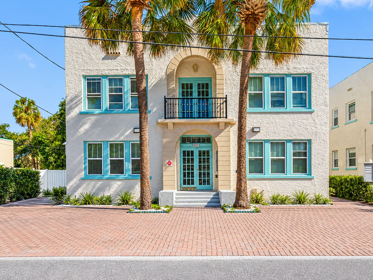 Charming Renovated 1BR/1BA located Steps Away from Bayshore Blvd. — Photo 2