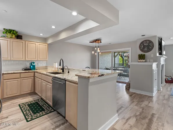 4724 S Arrow Point Dr #106, Harrison, ID 83833