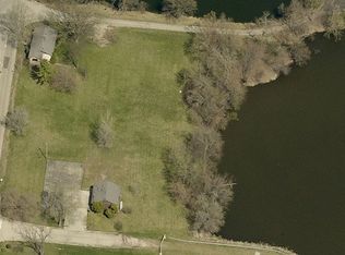 395 N La Fox St, South Elgin, IL 60177
