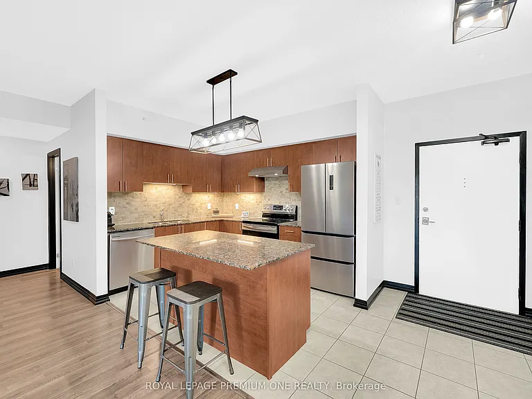161 Wellington St E #204 — Photo 3