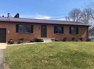 105 Creekside Dr, Elkins, WV