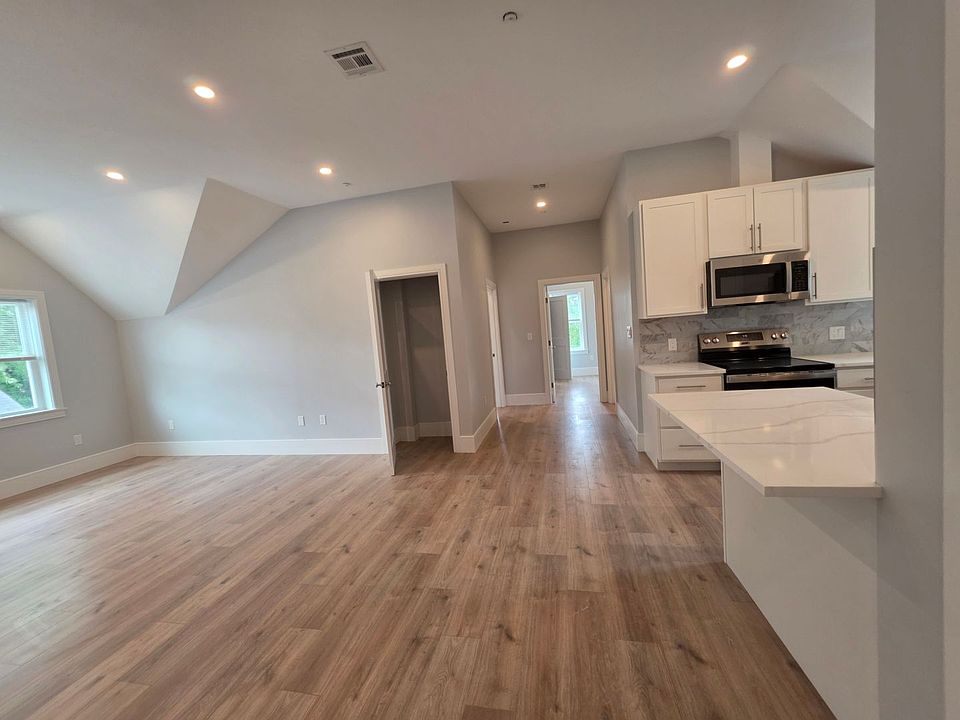 1st image of 8 Holton St #1A