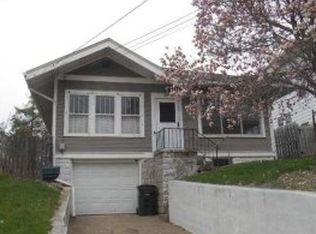 2546 Middle Rd, Davenport, IA 52803