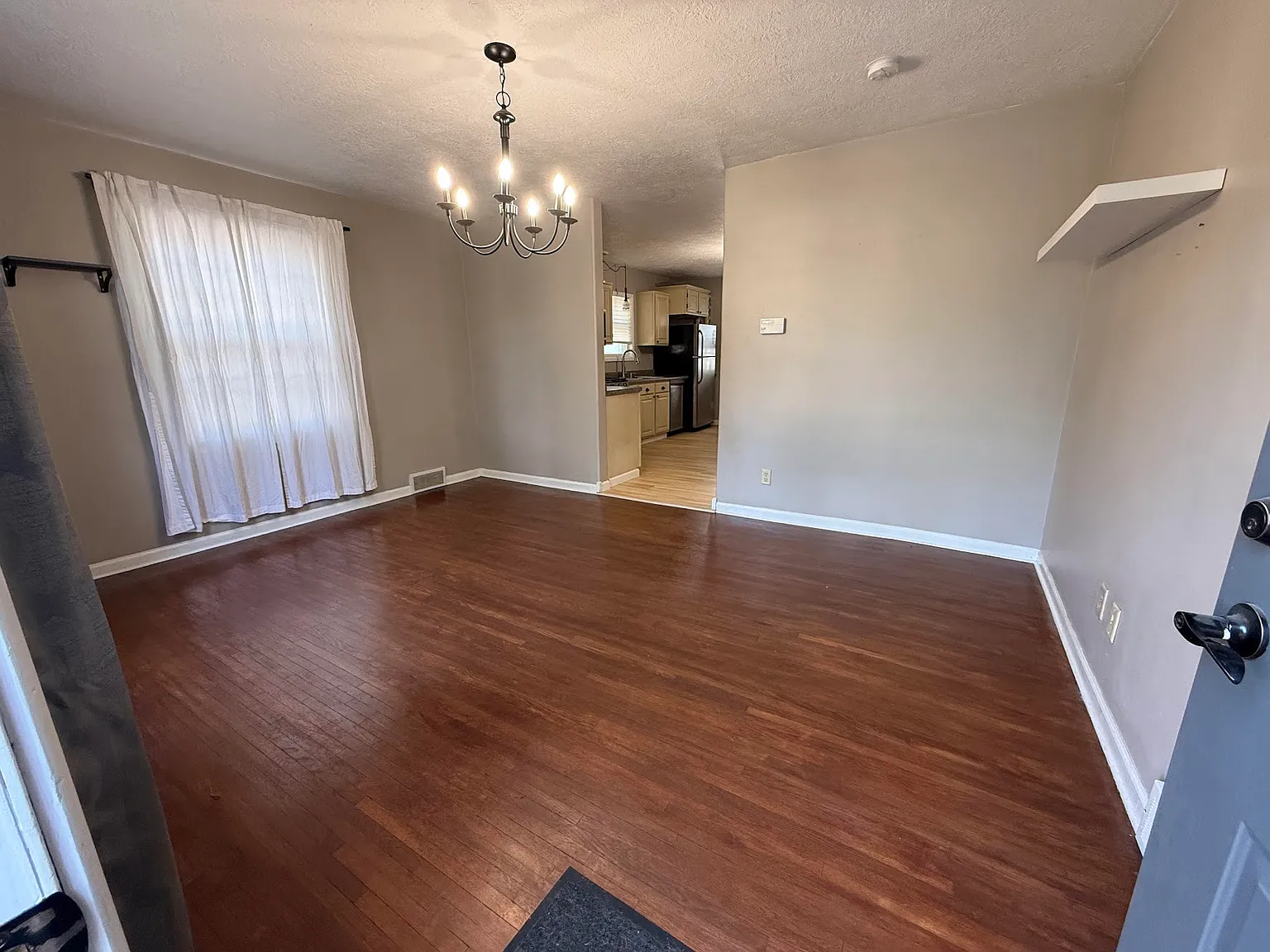 3 bed, 1660 sqft, $2,050 — Photo 4