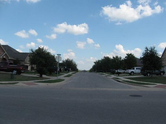 4th image of 278 Oxford Dr