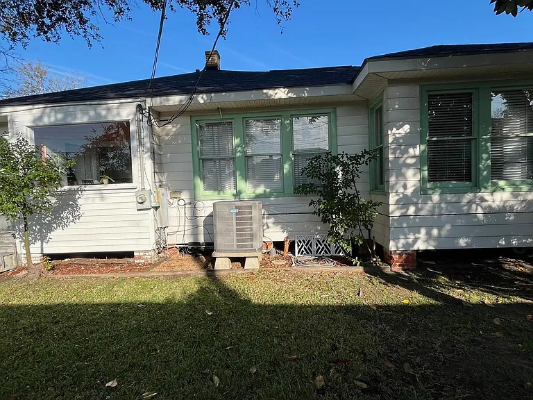 4623 Avenue N 1/2 — Photo 34