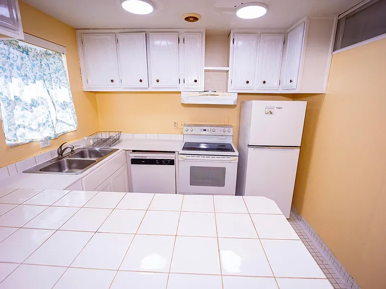 3240 Ridge Hill Rd #C — Photo 3