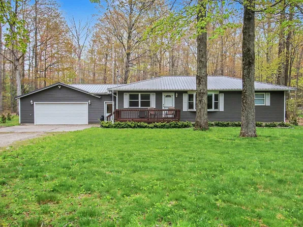 18412 148th Ave, Spring Lake, MI 49456
