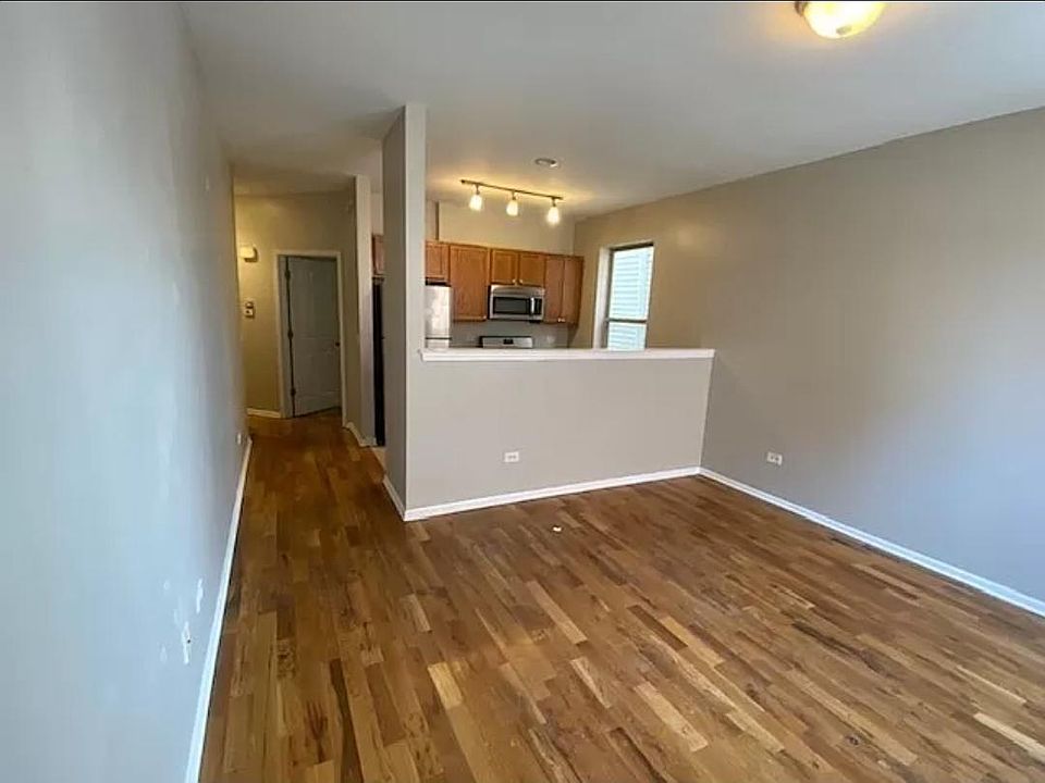 2nd image of 915 S Kedzie Ave #2