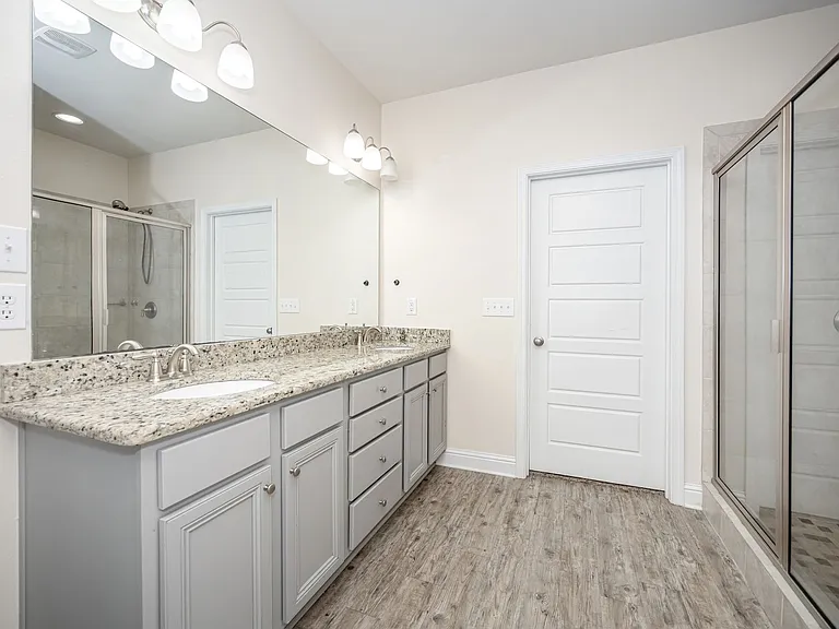1013 Silverbell Cv — Photo 10