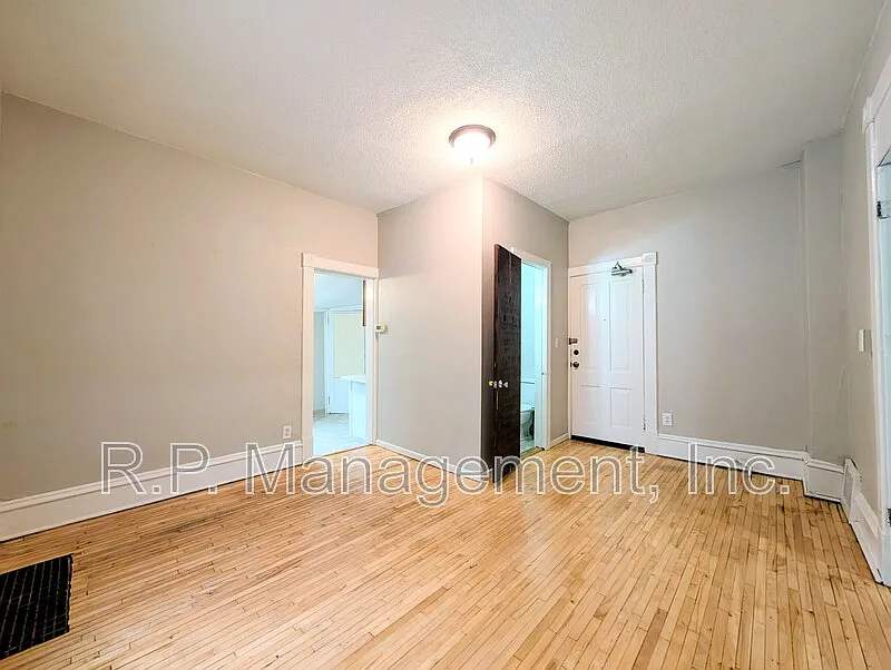 2048 Carroll #3 St Paul — Photo 4